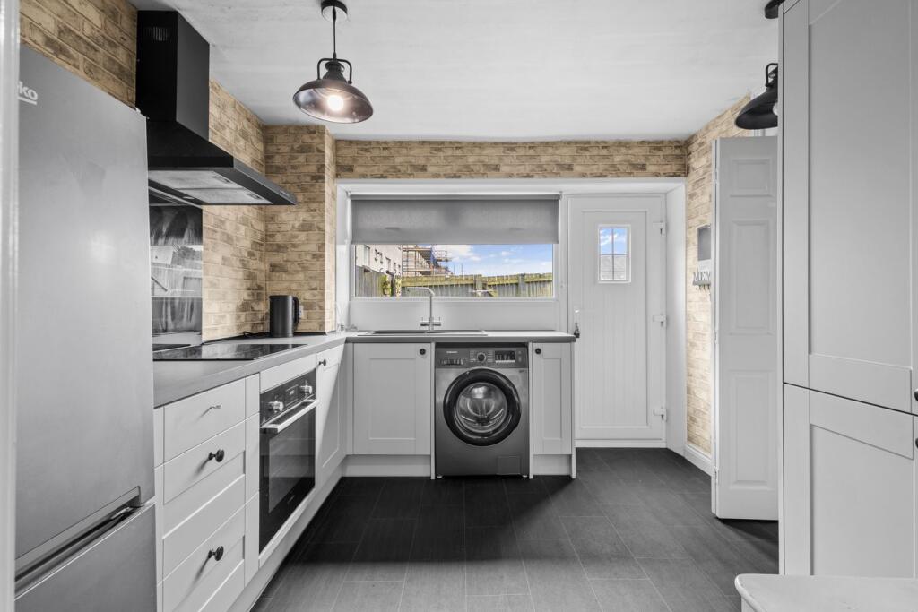 House in Kilmarnock, East Ayrshire - More
