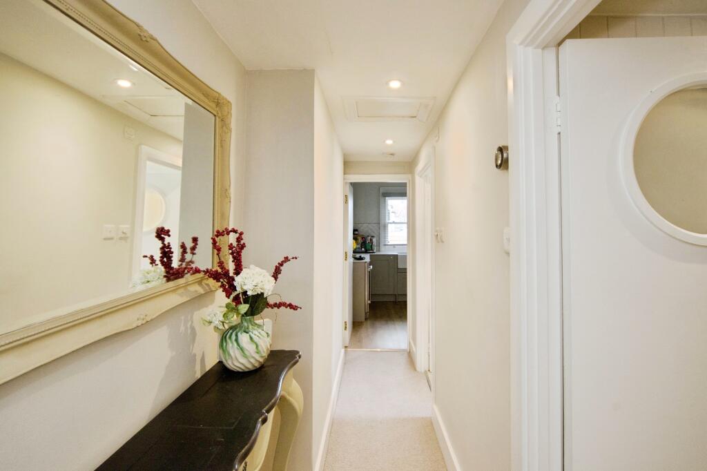 Apartment in London - View 5
