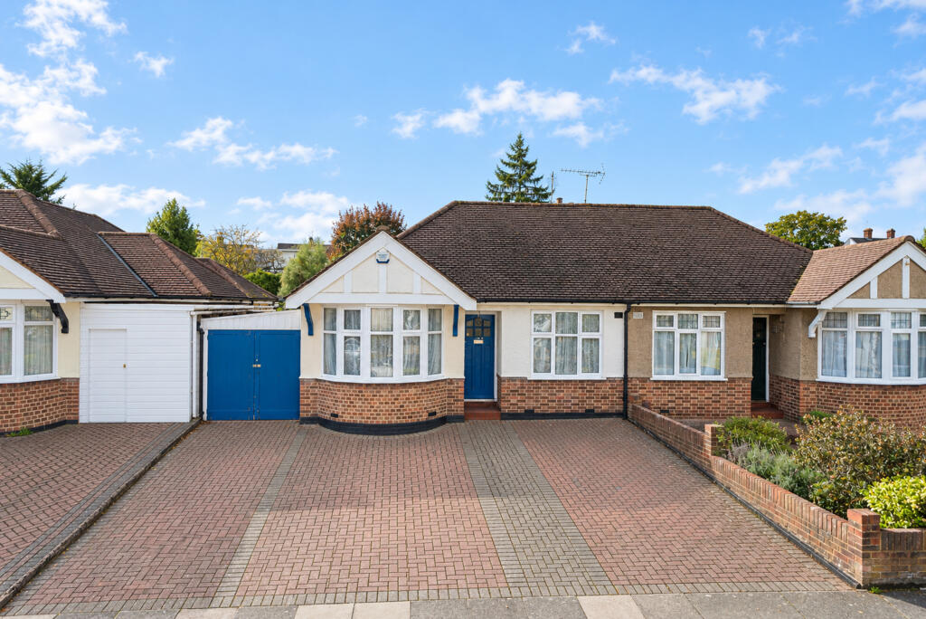 2-bed semi-detached on Ashbourne Avenue, Whetstone, London, N20 0AL, £600,000