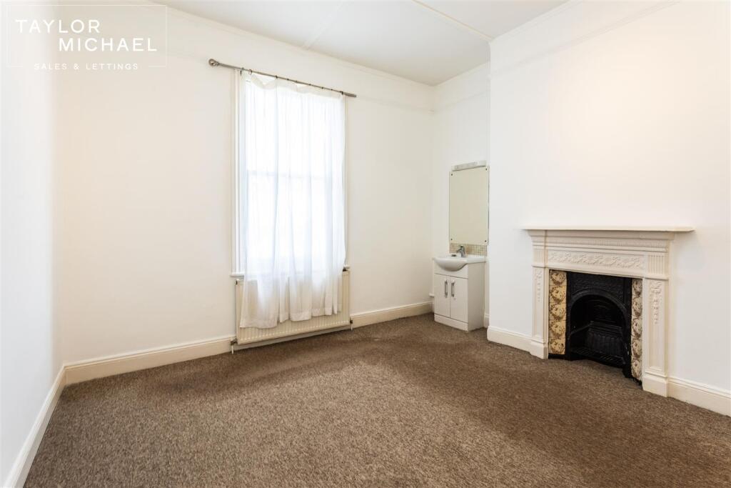 House in Brighton & Hove, Hove - More