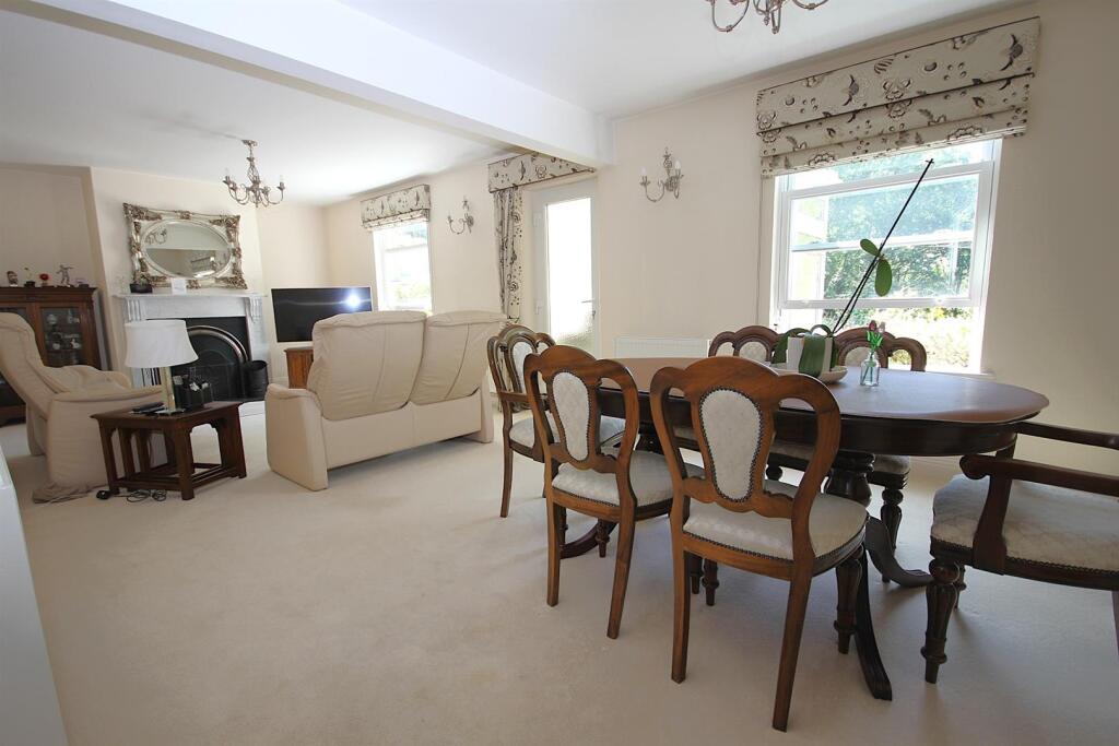 House in Southampton - More