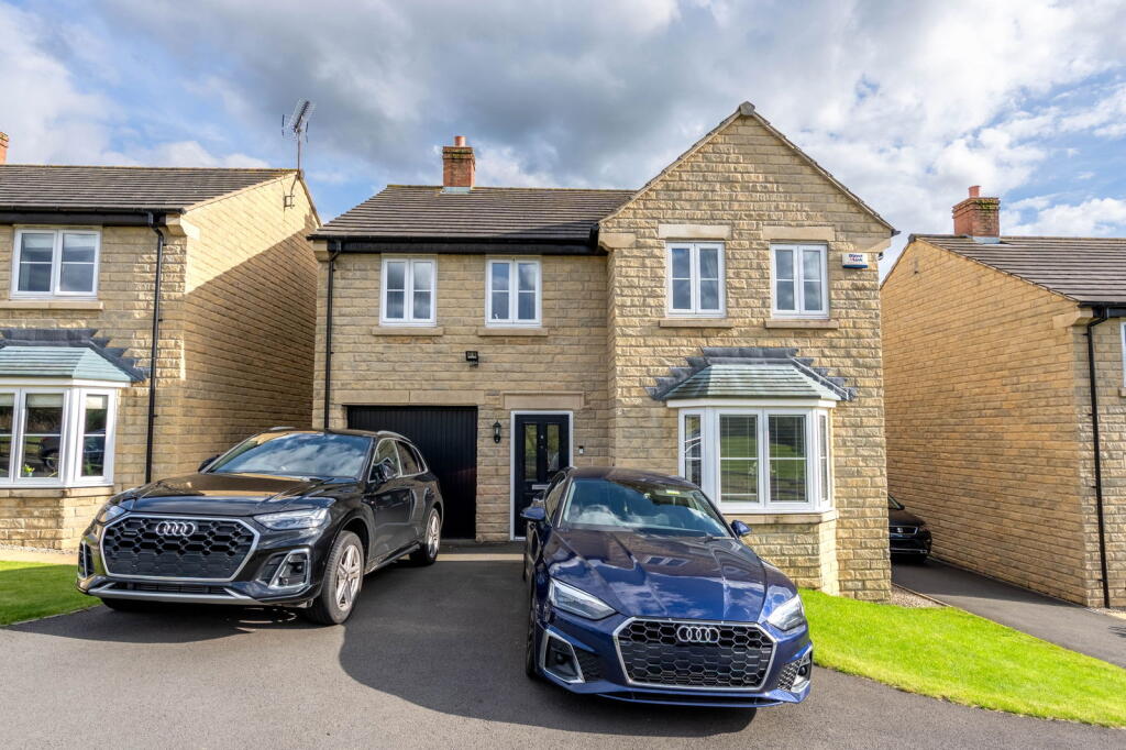 Main image of property: Cherry Grove, Glossop SK13 7EJ