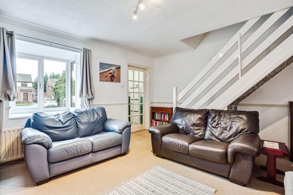 Fernleigh Court, WAKEFIELD photo 4