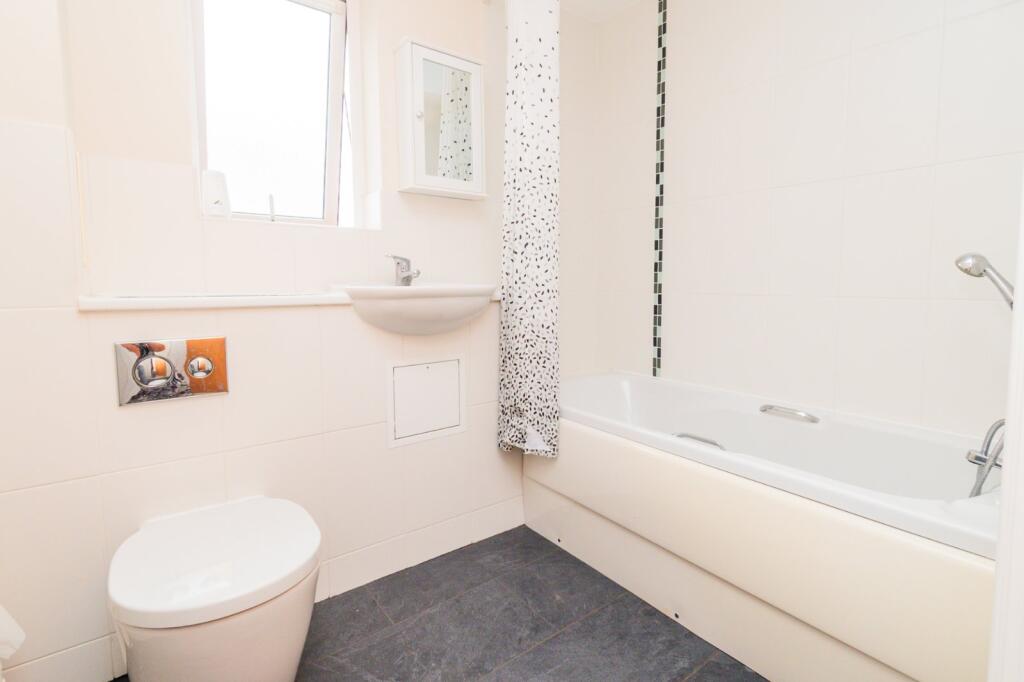Apartment in Tonbridge - View 5