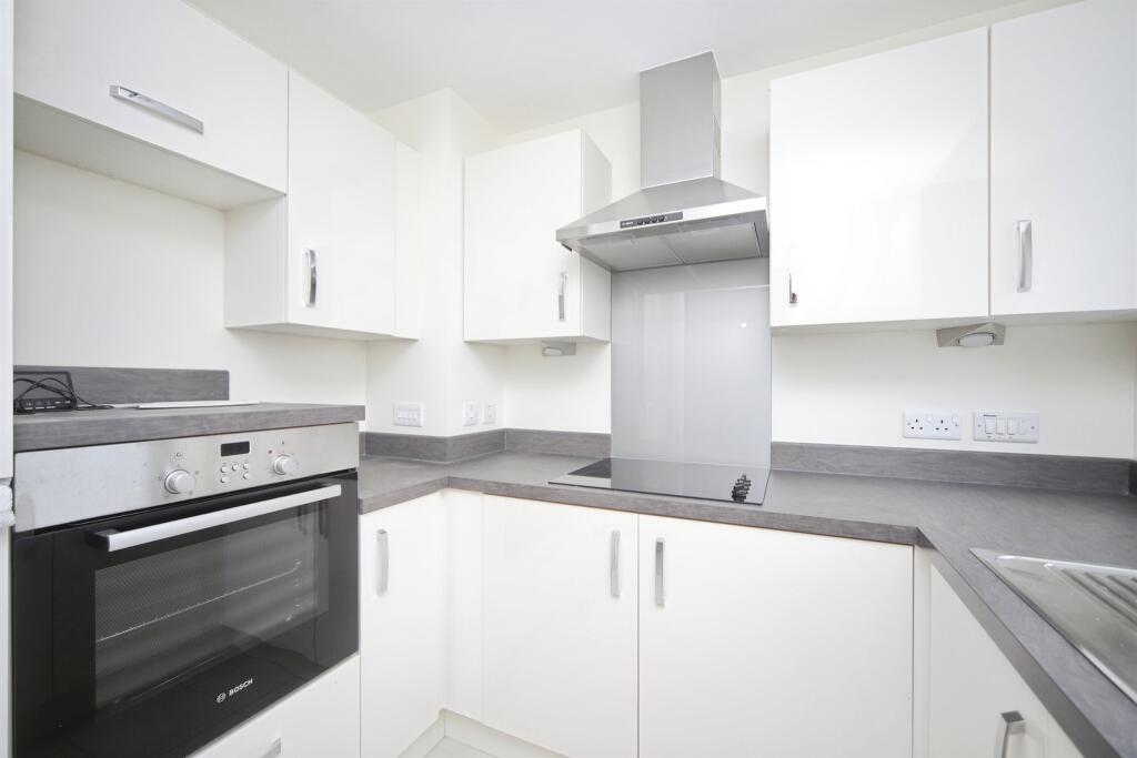 Apartment in Taunton - View 4