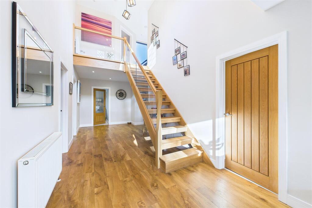 Prime Upper Clevedon location image 4