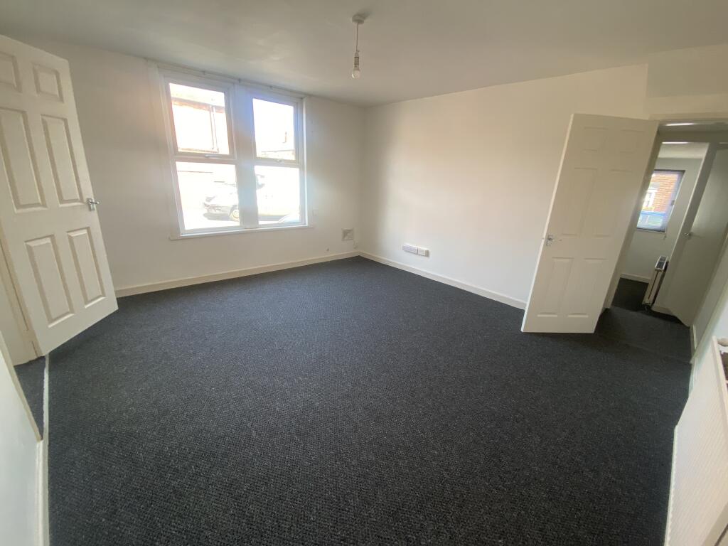 27 and 27a Park Drive, Ilkeston, Derbyshire DE7 5NR photo 4