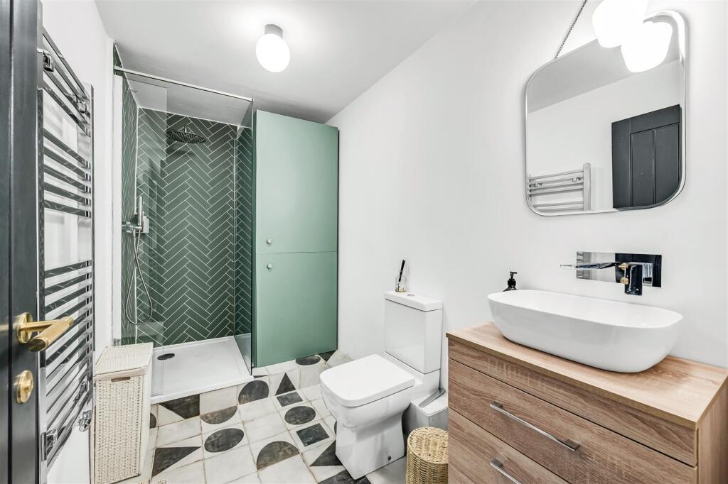 Apartment in London - More
