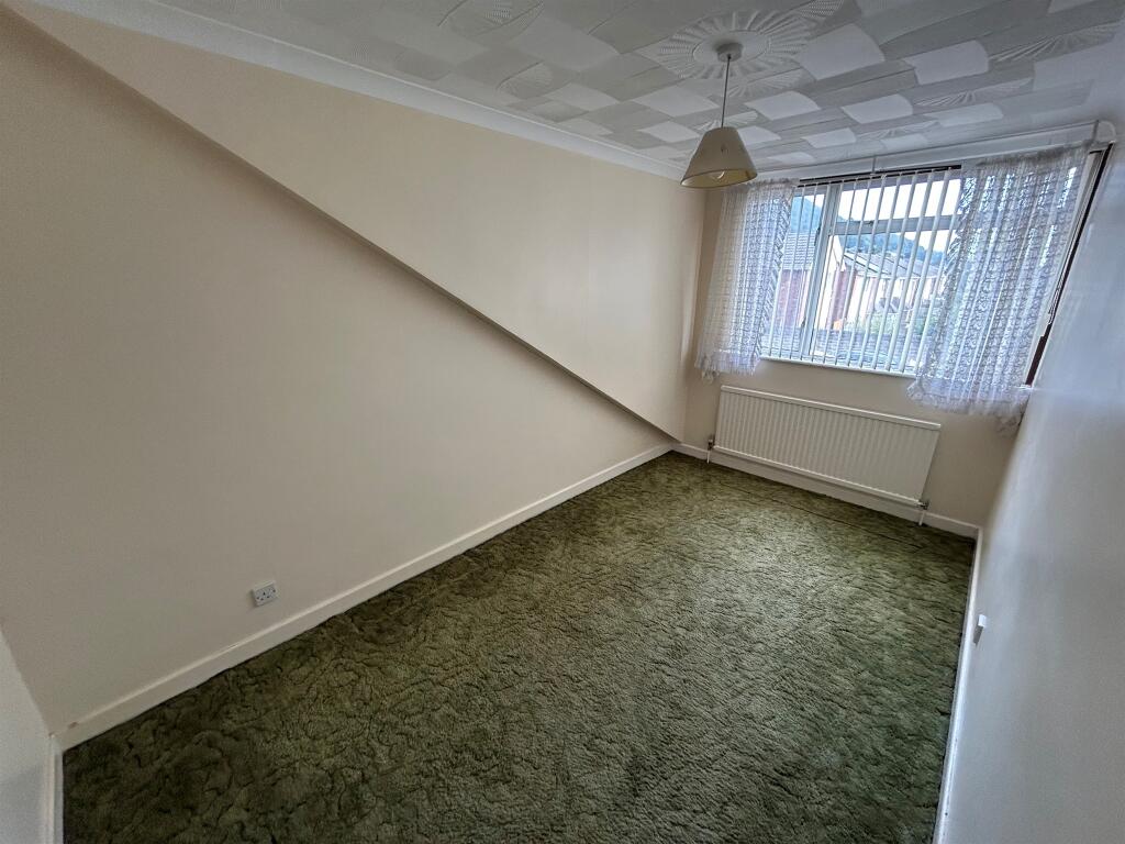 House in Baglan, Neath Port Talbot - More