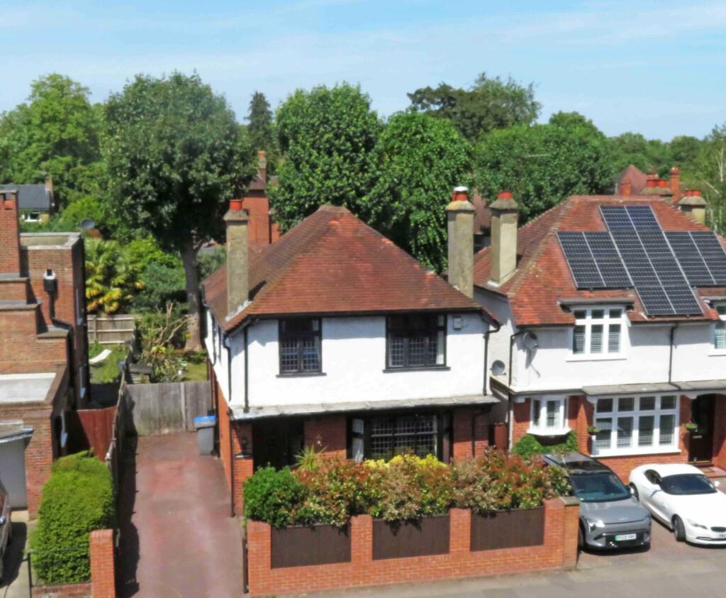 Main image of property: Bridge Road, Maidenhead, SL6