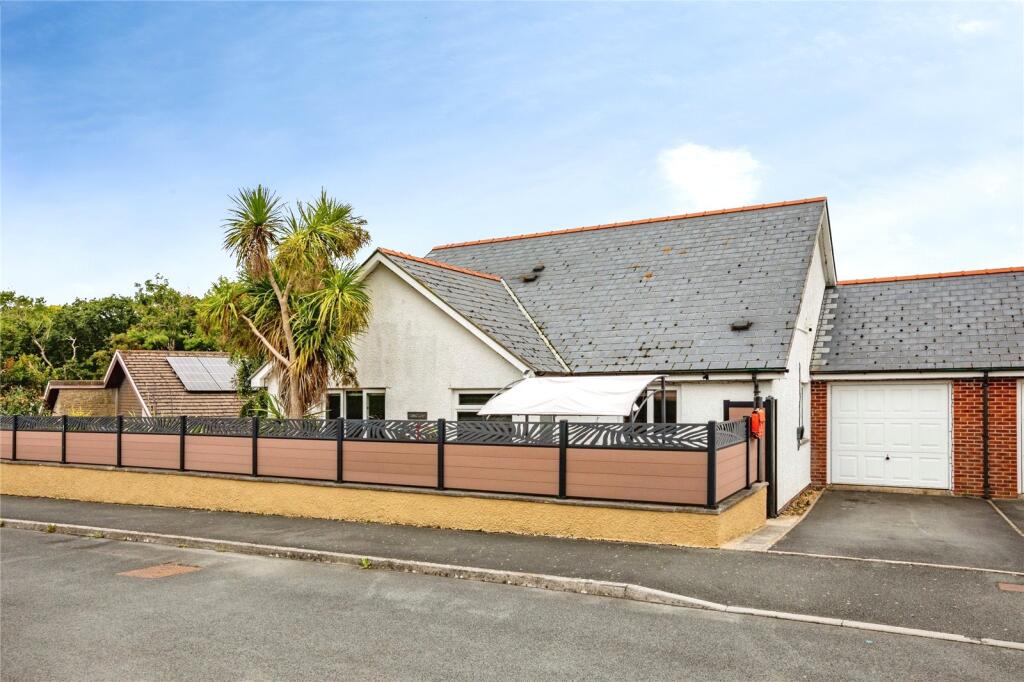Main image of property: Parc Y Plas, Aberporth, Cardigan, Ceredigion, SA43