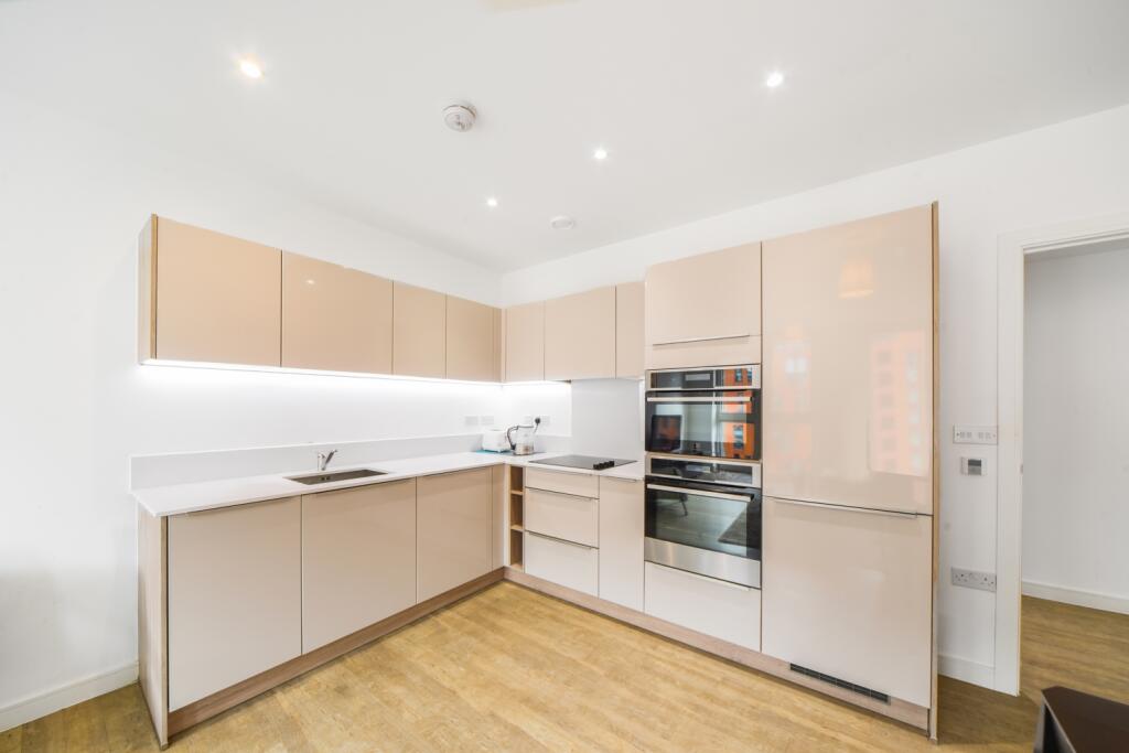 Apartment in London, Enderby Wharf, East Greenwich - View 4
