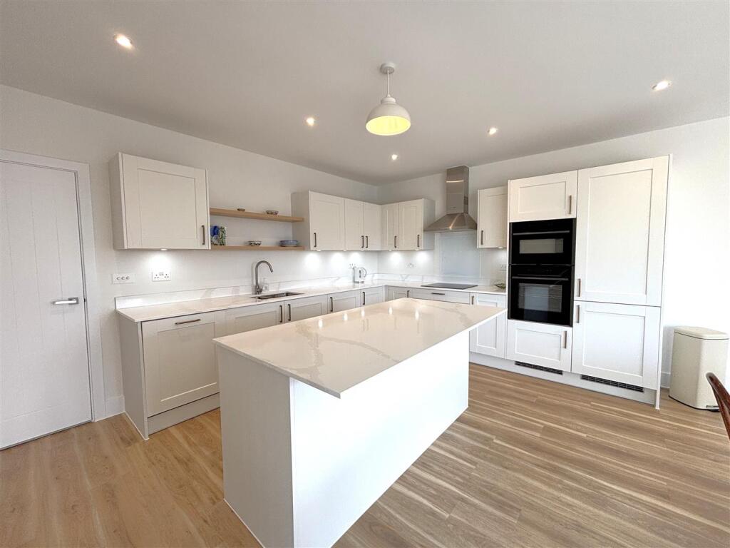 House in Dorchester, Chickerell - View 3