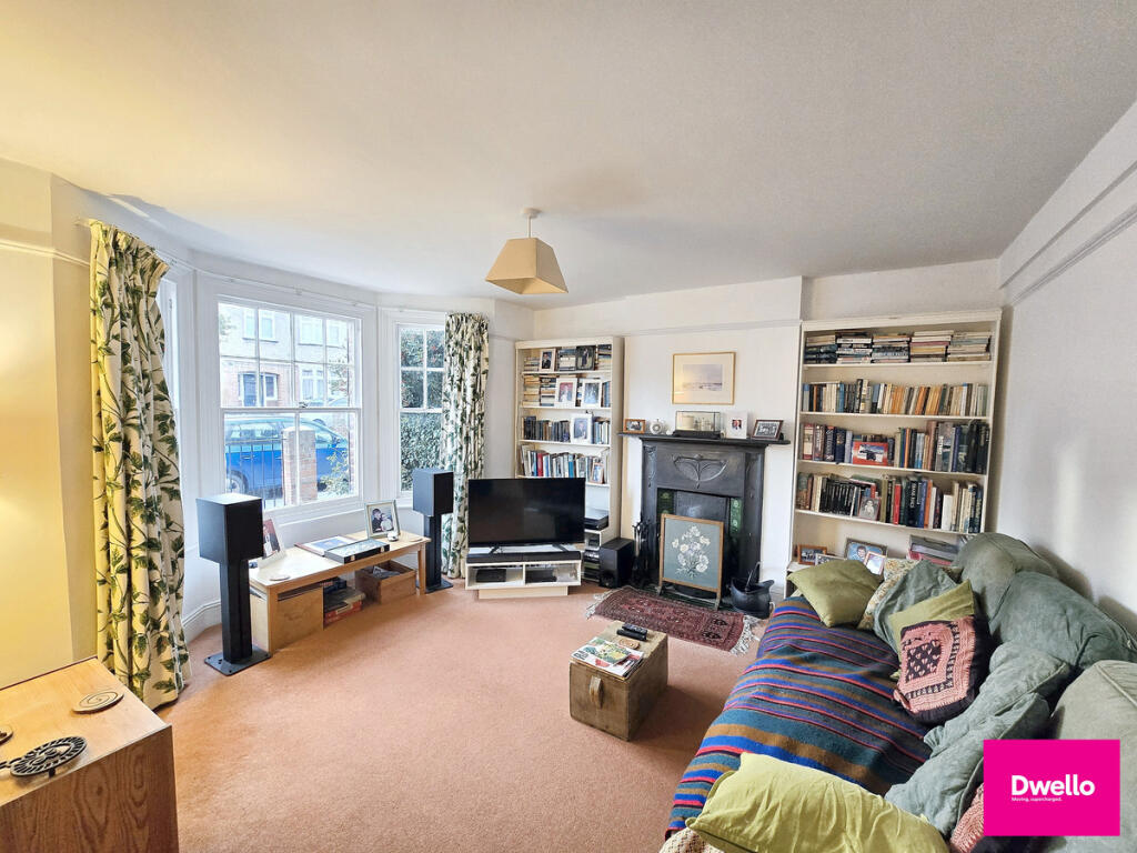 Braemar Avenue, Chelmsford, CM2 9 photo 2