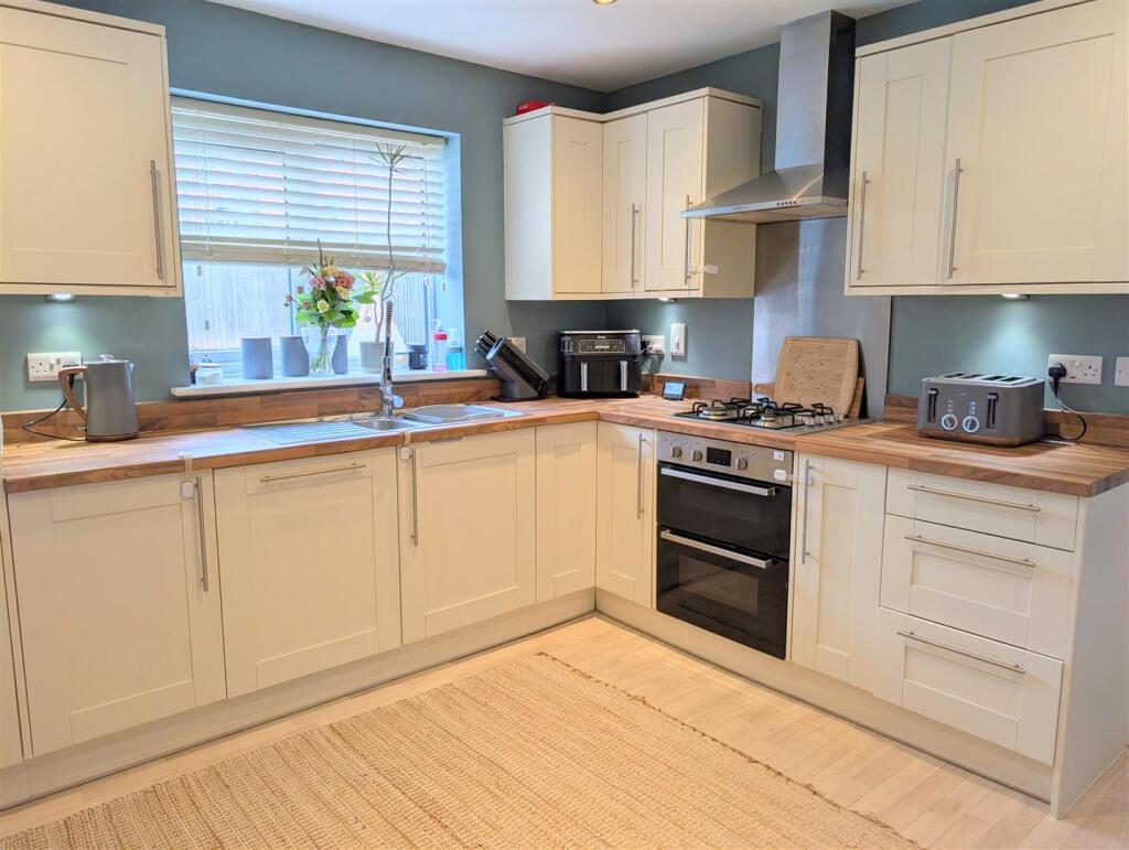 5 Bishop Close, Hanwood, Shrewsbury, SY5 8BU photo 4