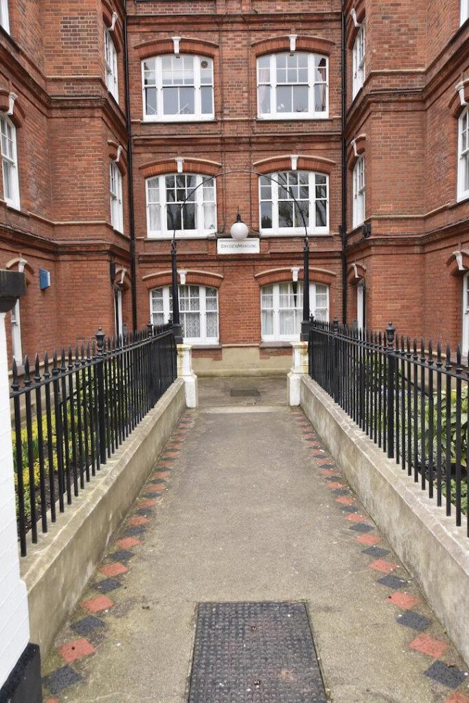 Apartment in London - More