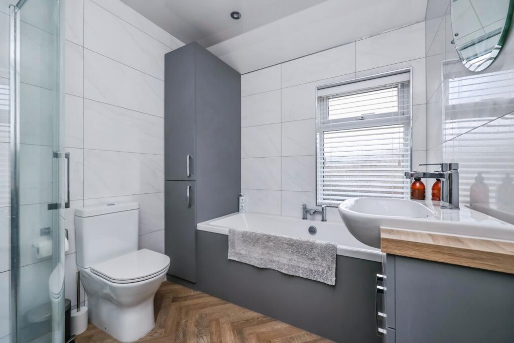 House in Ashfield, Hucknall - More