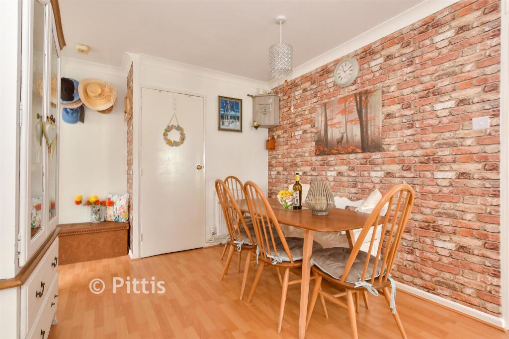 House in Carisbrooke, Hunny Hill, Newport - View 5