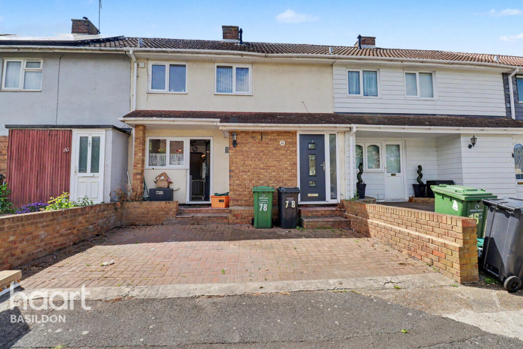 2-bed terraced on Quilters Straight, Basildon, £325,000