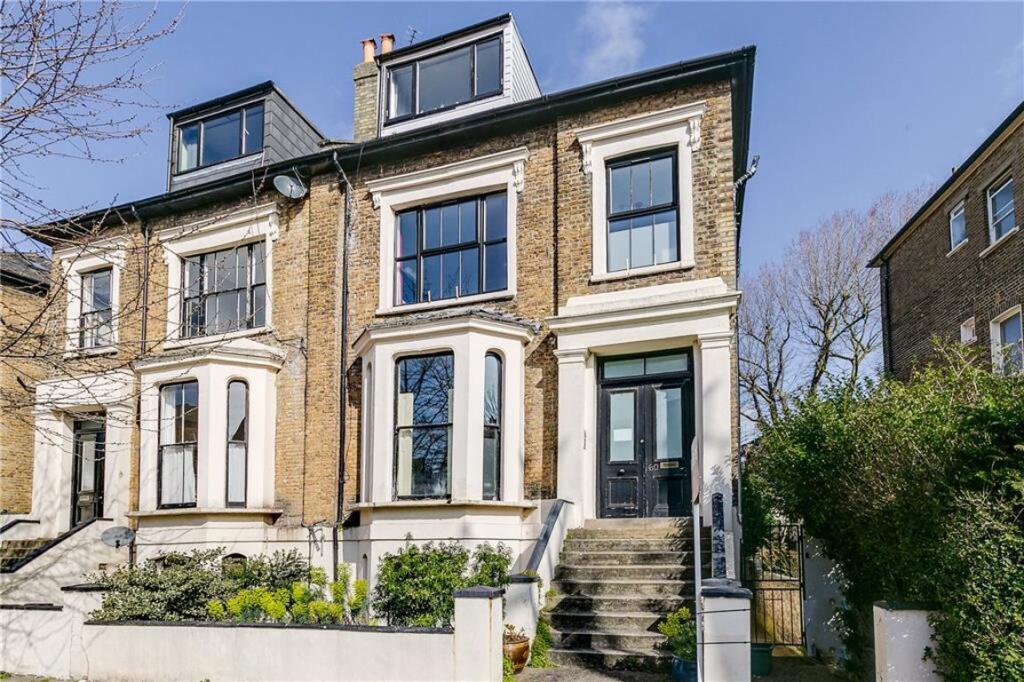 Main image of property: Pemberton Gardens, Holloway