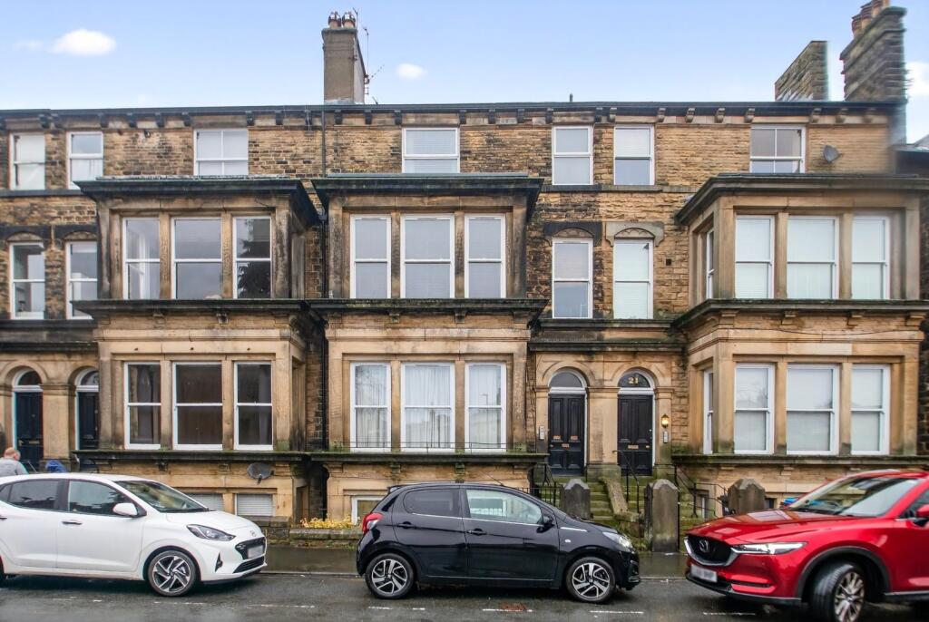 Main image of property: 19 Park View, Harrogate, North Yorkshire