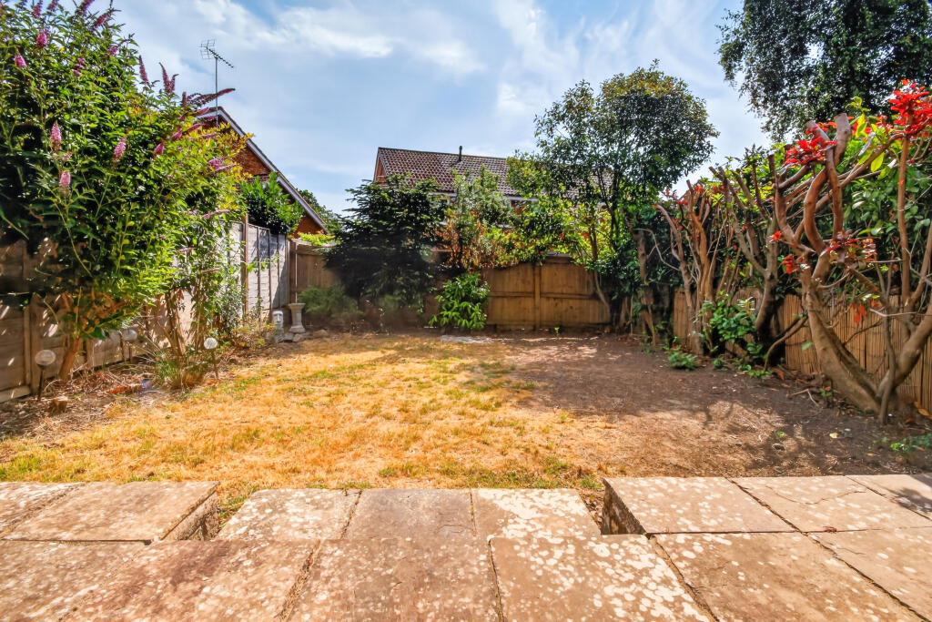 House in Binfield, Temple Park - View 6