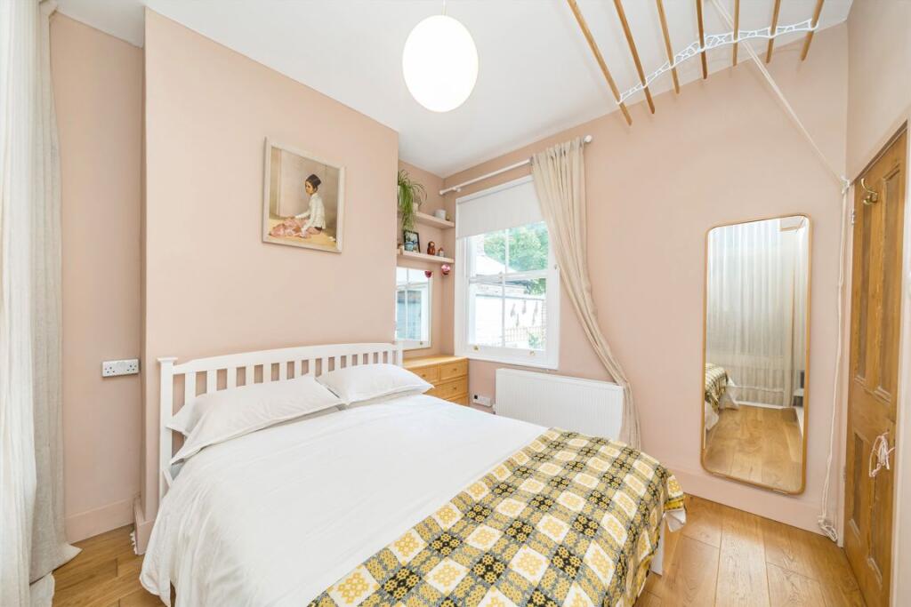 Apartment in London - More