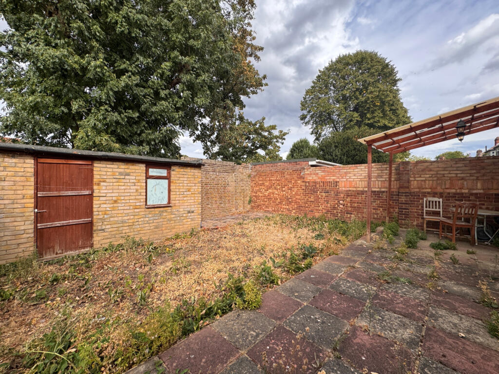 Apartment in London, Spring Grove - View 5
