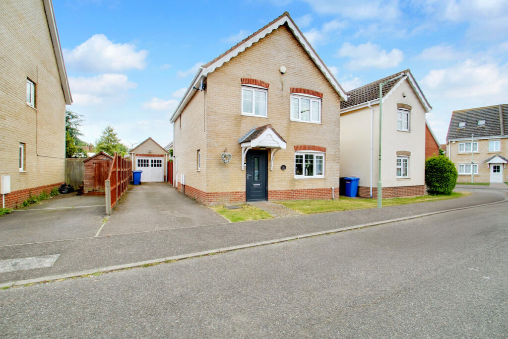 Main image of property: Amber Drive, Kessingland, NR33 7