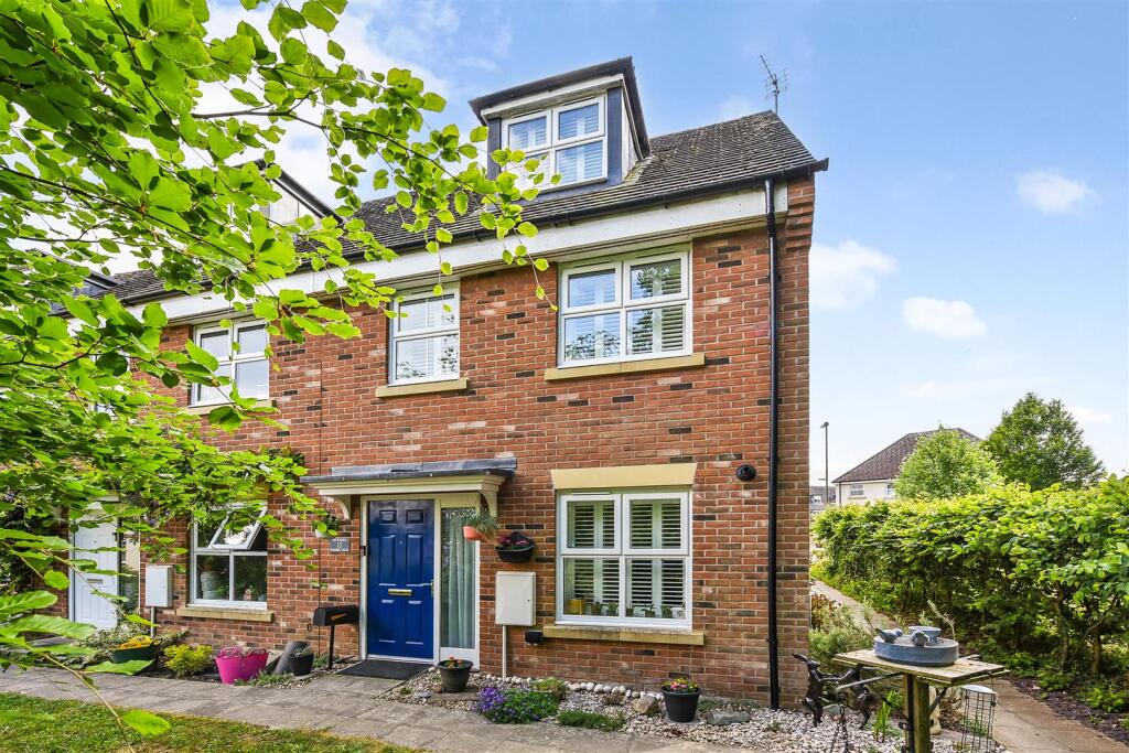 3-bed house on Harebell Road, Andover, £340,000