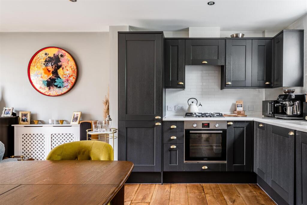 Main image of property: Reading Lane, London, E8