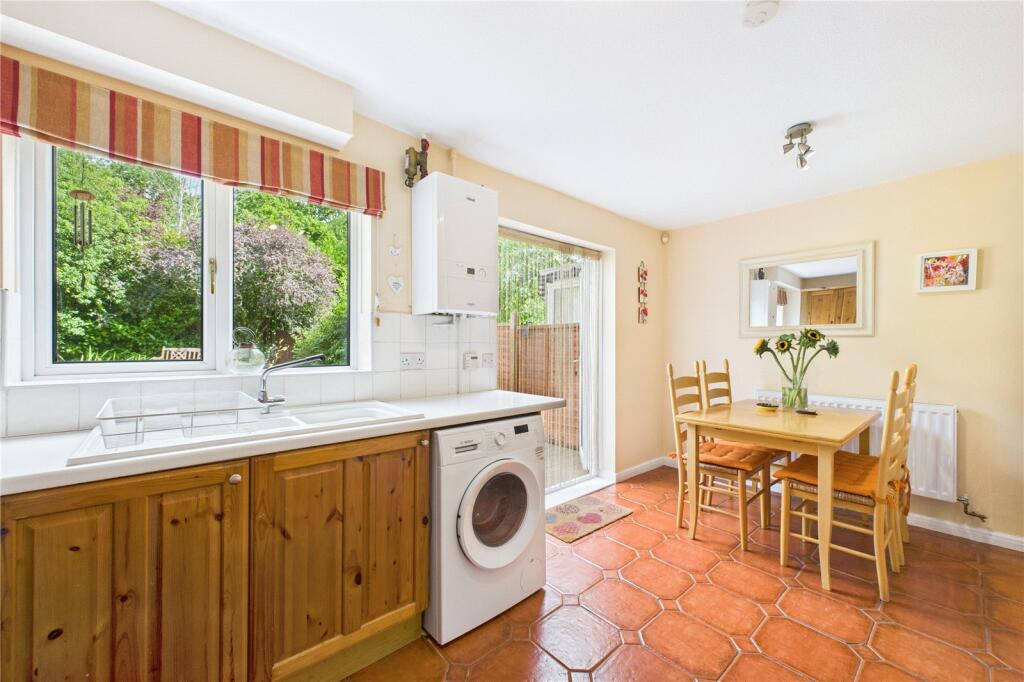 House in Basingstoke and Deane, Chineham - More