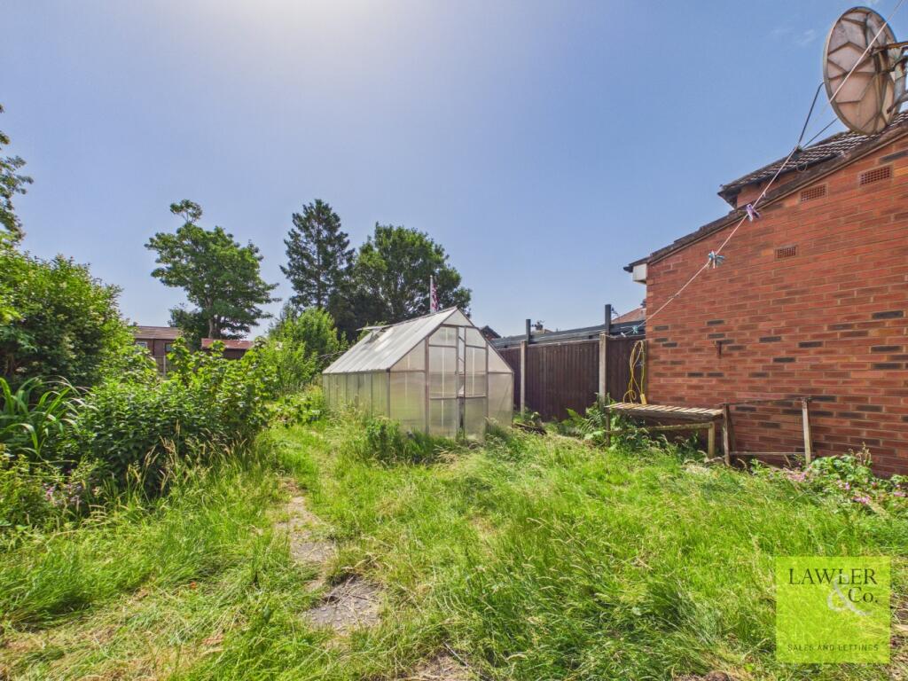Kingsway, Bredbury, Stockport, Cheshire, SK6 2NS photo 4
