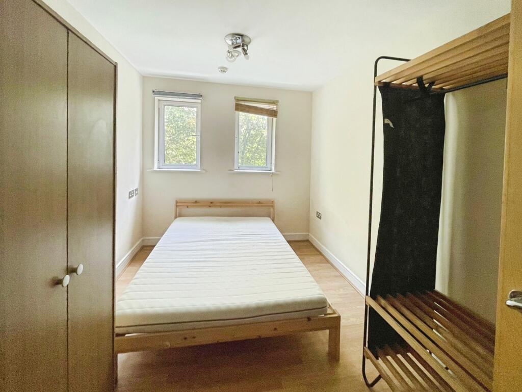 Apartment in Southampton - View 4