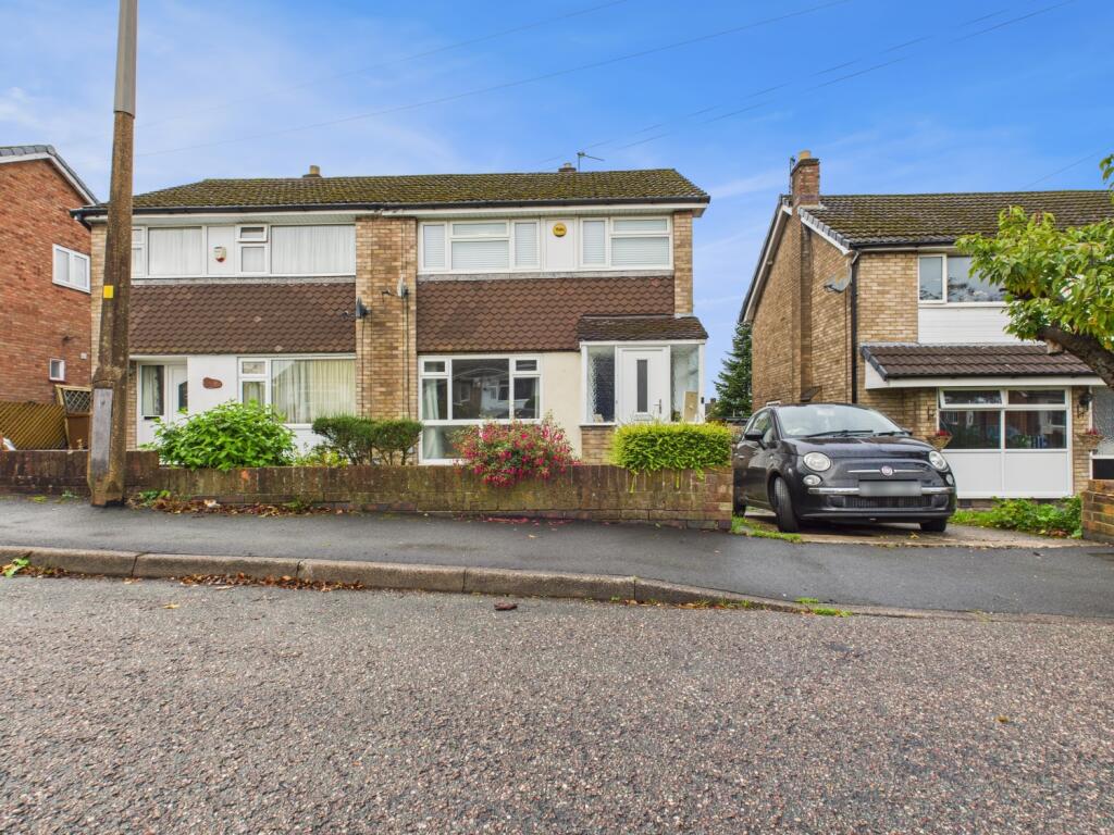 4-bed semi-detached on Alderley Drive, Bredbury, Stockport, SK6 2PN, £330,000