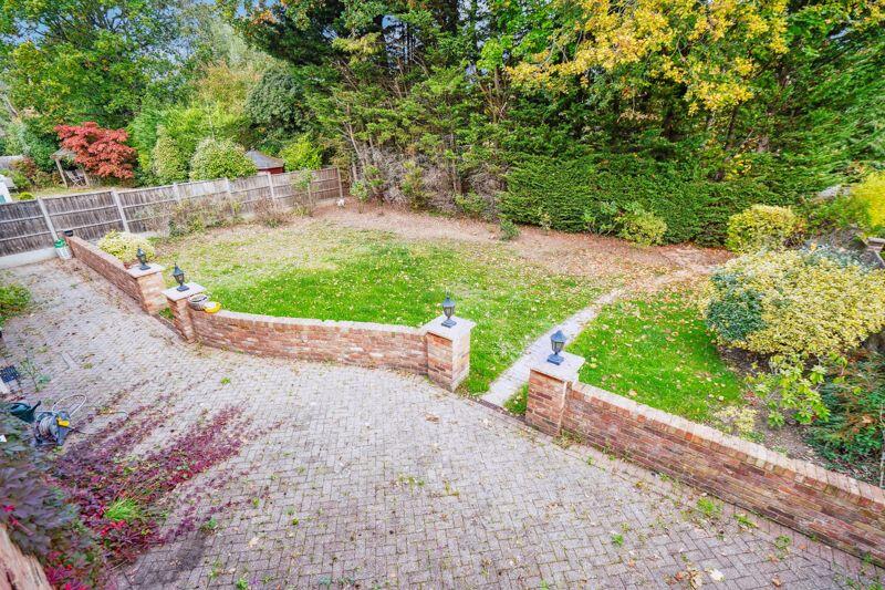 Bracken Close, Farnham Common photo 4