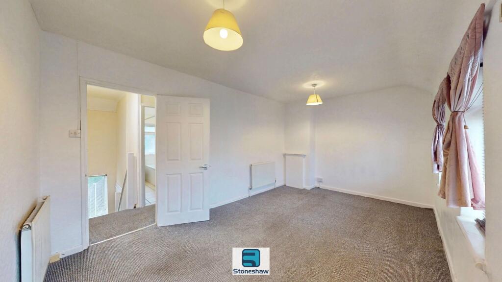 House in Romford - More