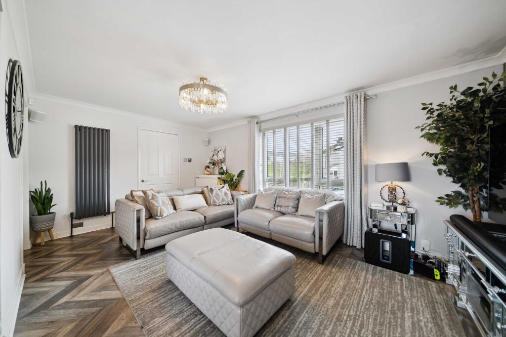 Oliphant Crescent, Busby, G76 photo 2