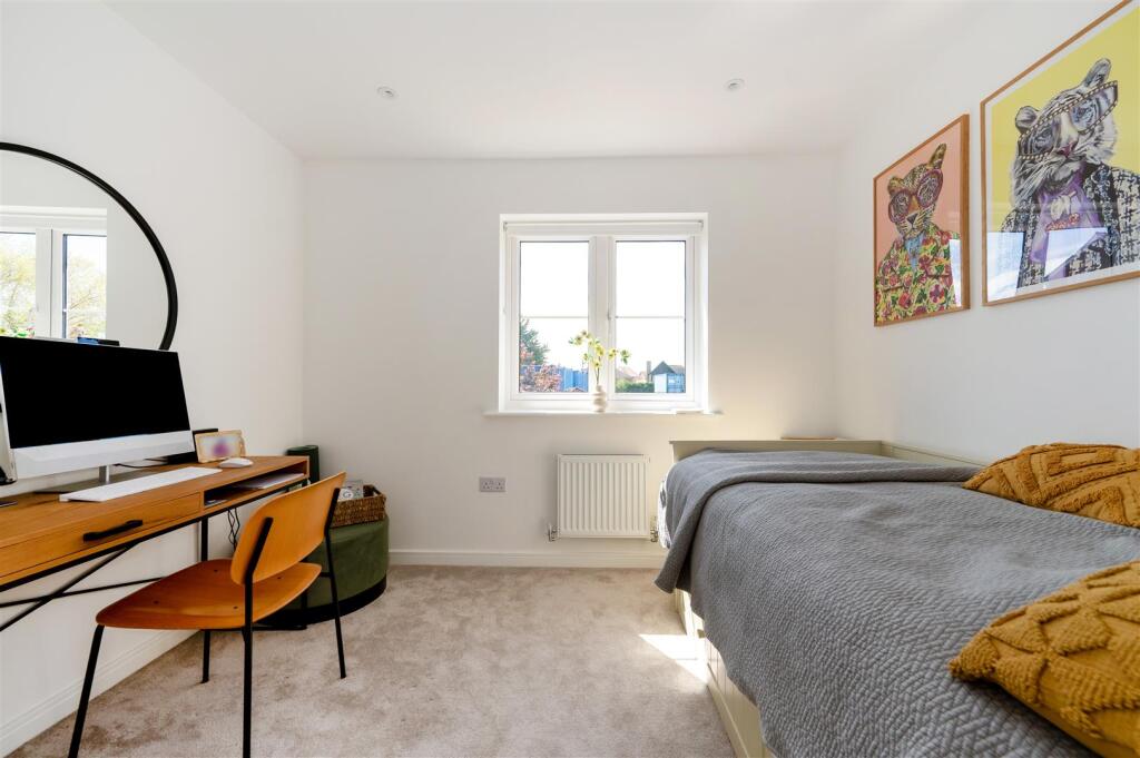 House in Chichester, Oving - More