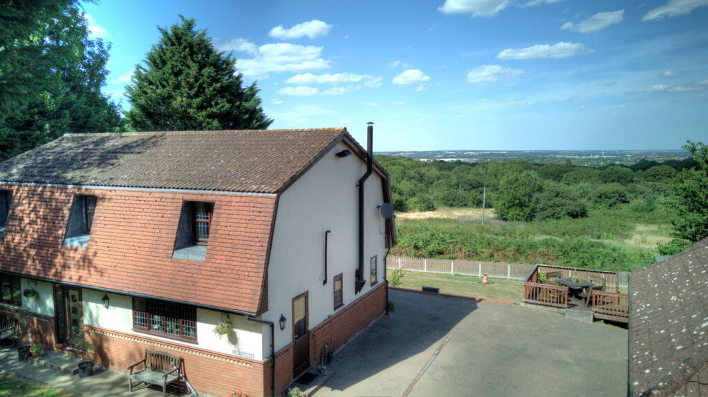 Homestead Drive, Langdon Hills, Basildon, SS16 5PE photo 3