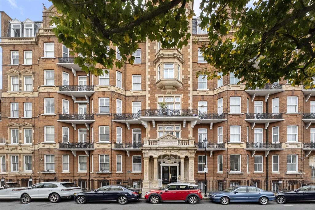 Apartment in London - More