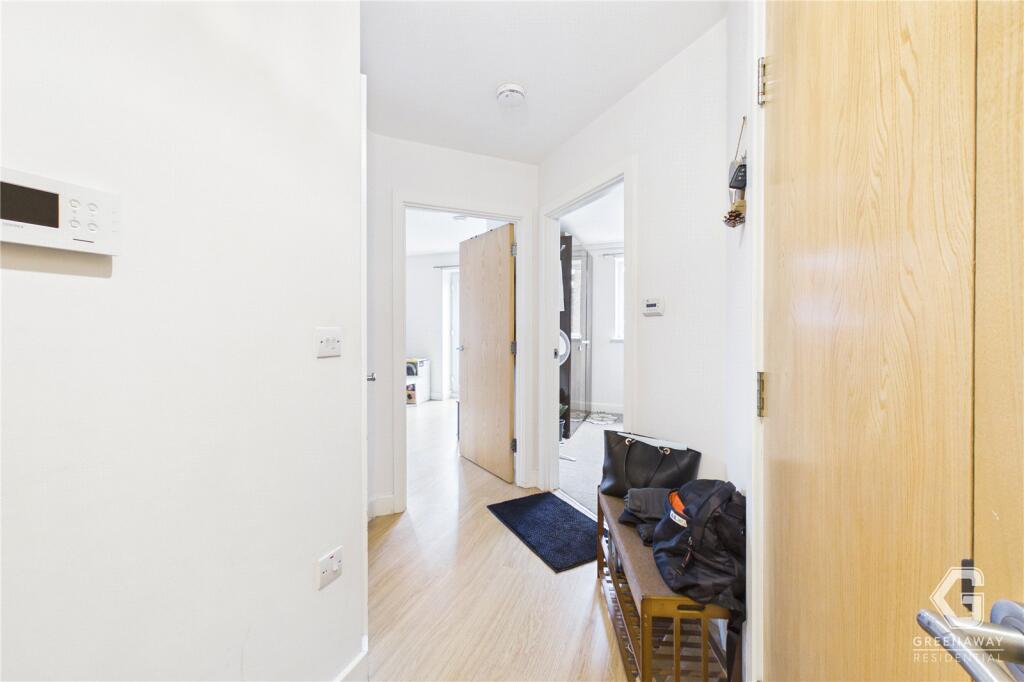 Apartment in Redhill - More