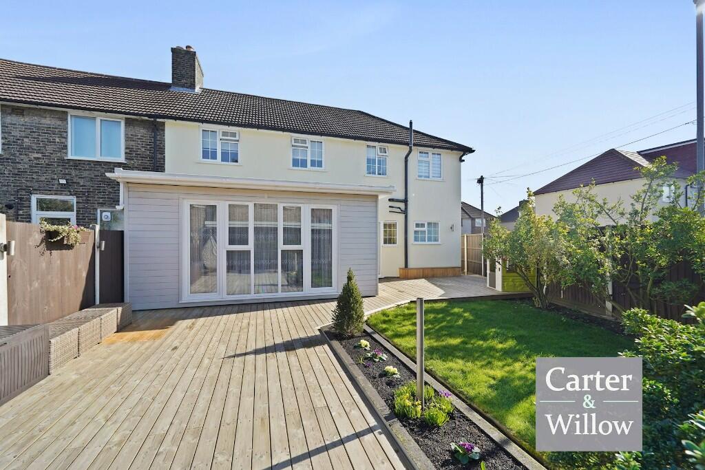 Chaplin Road, Dagenham photo 2