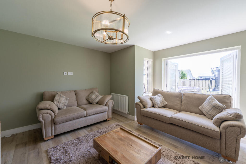 House in Coatbridge, Marnock, Glenboig - More