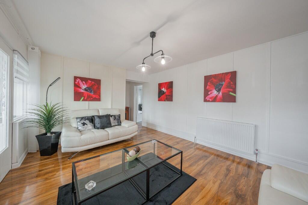 House in Sunderland, Albany - View 5