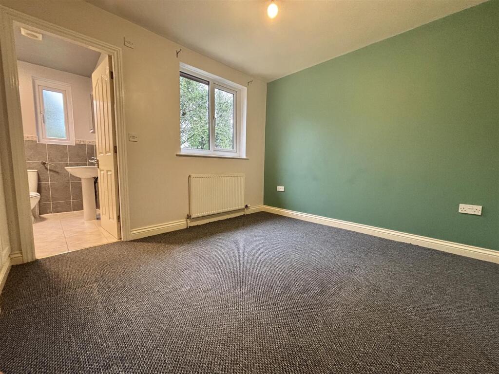 3 Thornfield Close, Lockwood, Huddersfield, HD4 5HW photo 4