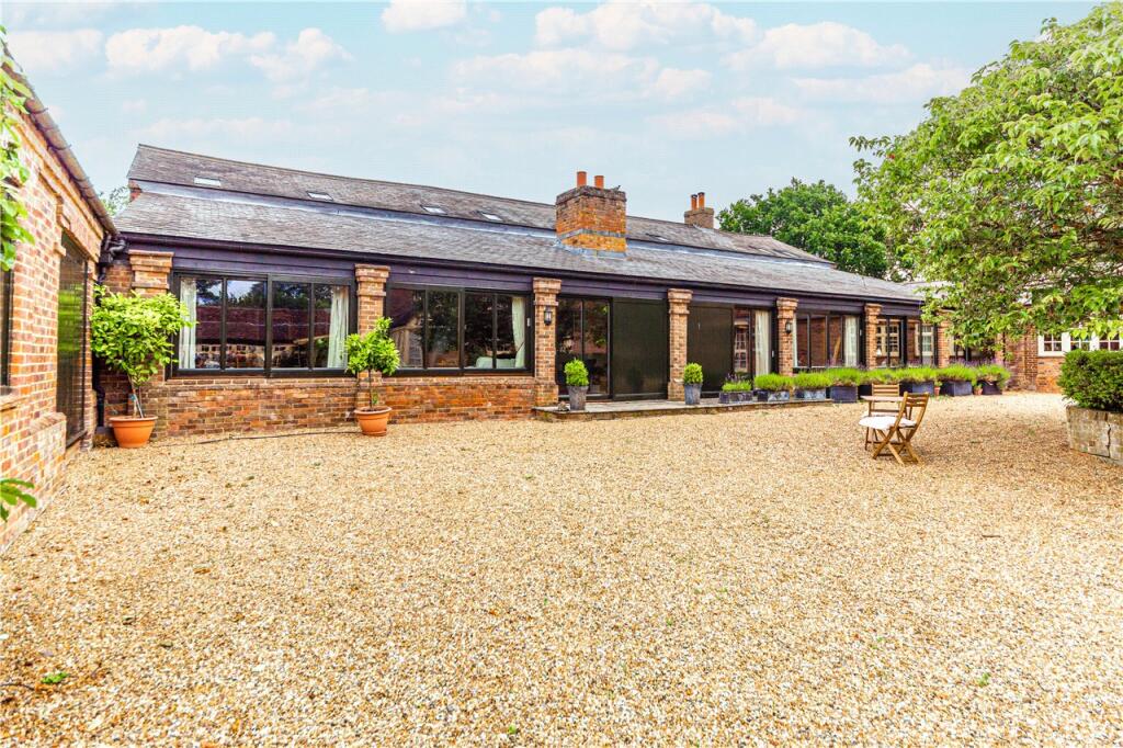 Main image of property: Ferrers Hill Farm, Pipers Lane, Markyate, AL3