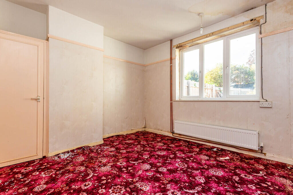 House in Rushden, North Northamptonshire - More