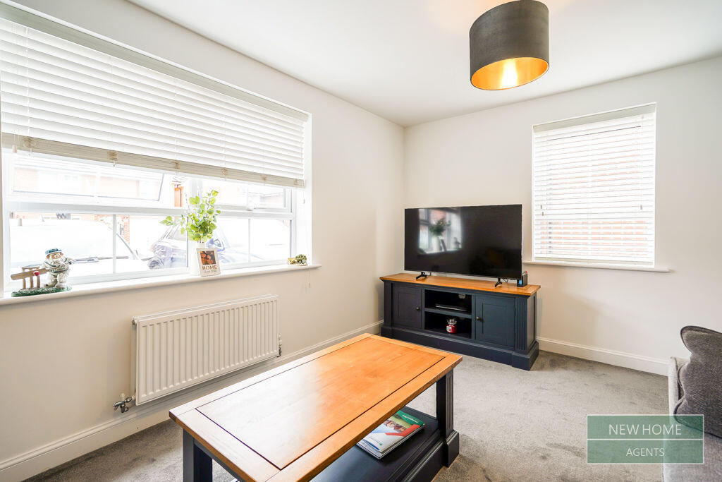 House in Doncaster, Rossington - More