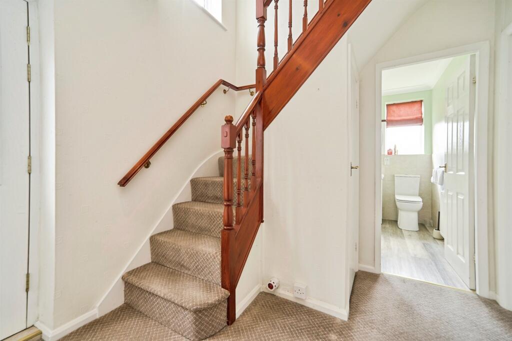 House in Leeds, West Yorkshire - View 3